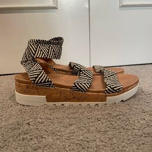 Black & White detailed platform sandals